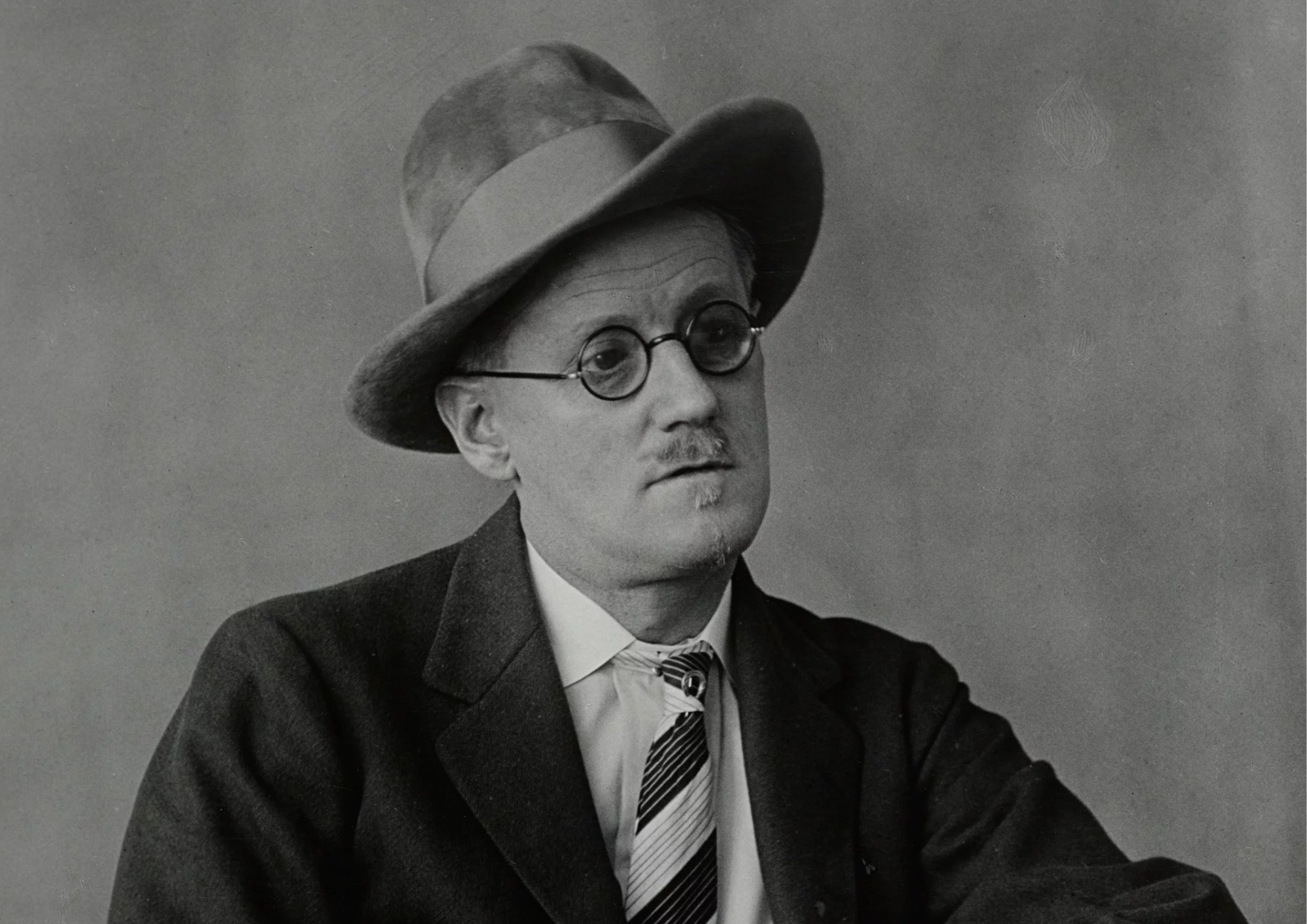 ames Joyce à Paris
